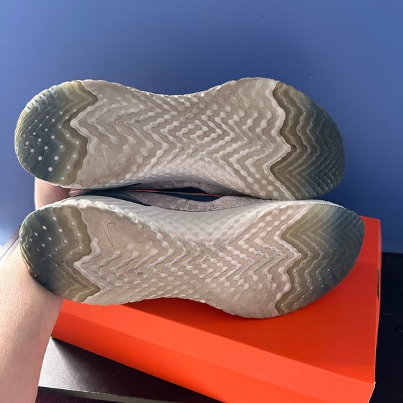 Nike Men's White and Blue Running Shoes - Picture 5 of 5